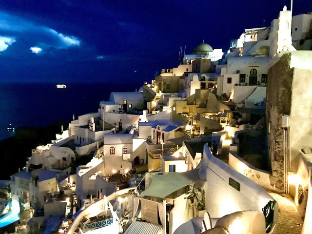 The neighborhood at night in Oia